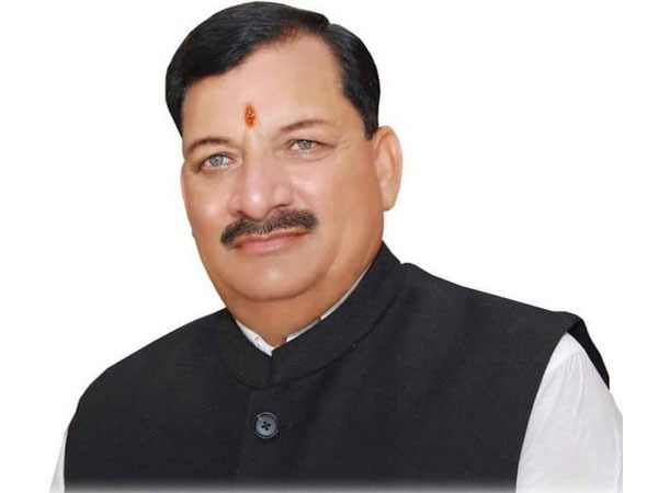 Lakhimpur Kheri BJP MLA Arvind Giri dies of heart attack in his car while on way to Lucknow, CM Yogi expresses grief